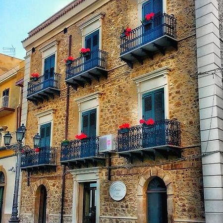 Il Portico Dei Normanni Butera Exterior foto